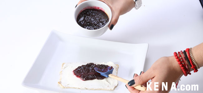 Deliciosos rollos de queso crema y zarzamoras
