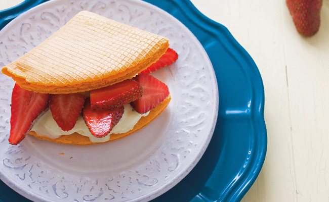 Emparedado de fresas y helado