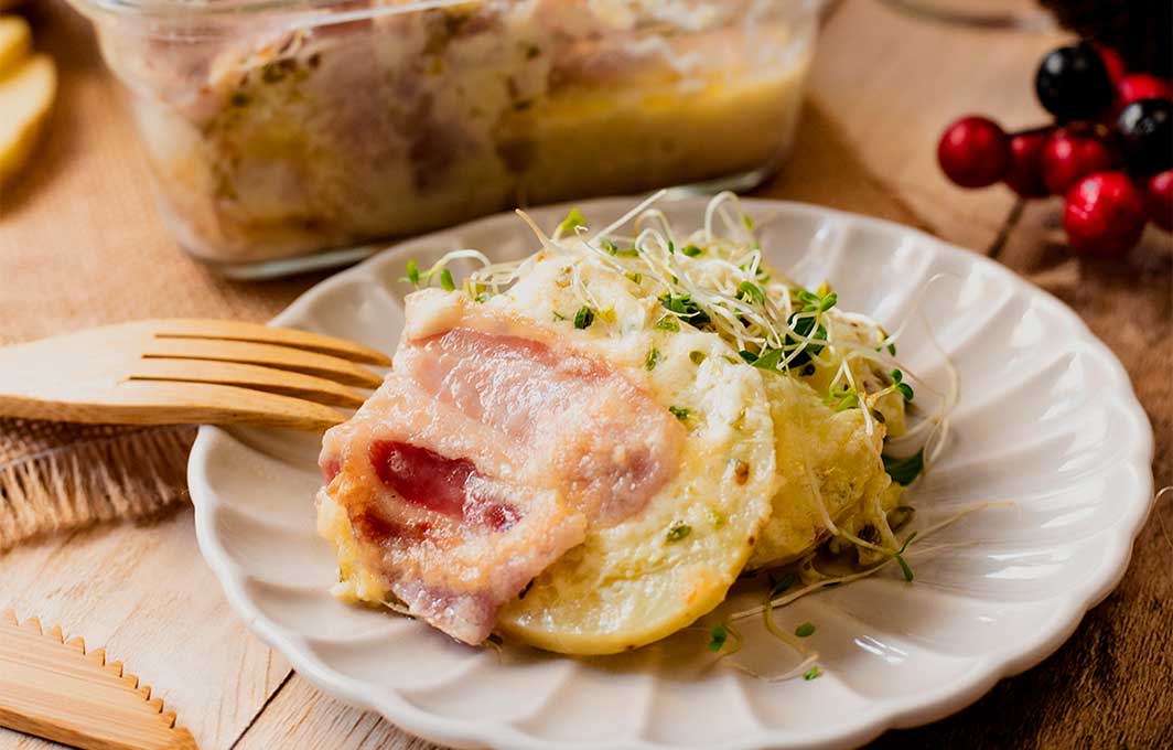 Pastel de Papas con Germinado de Alfalfa de Brócoli